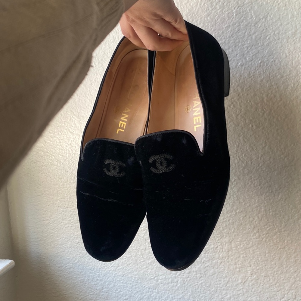 Channel loafers / slides